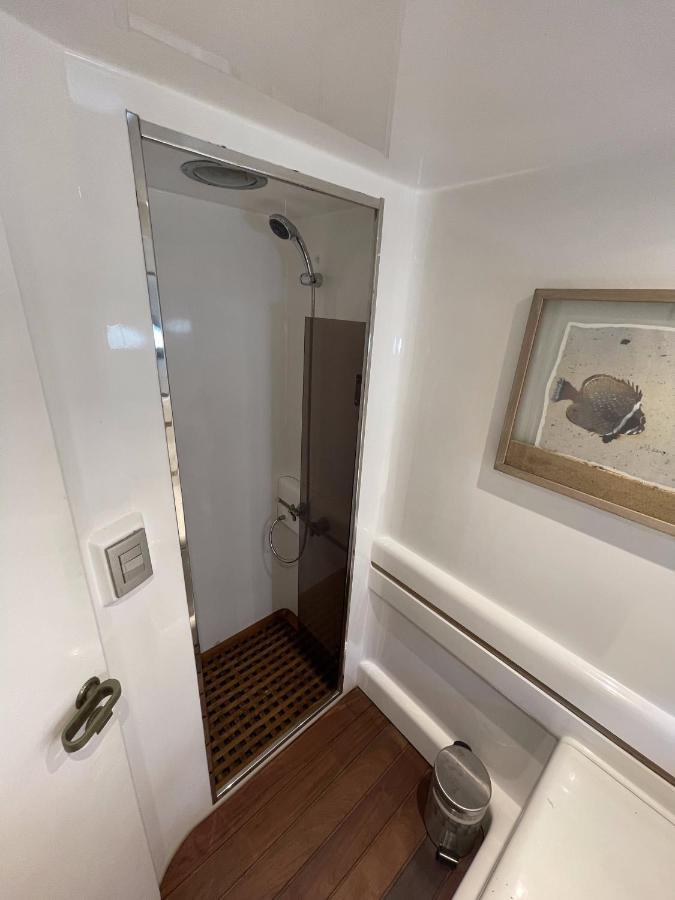 Hotel Yacht Sotavento 圣阿德里安-德贝索斯 外观 照片