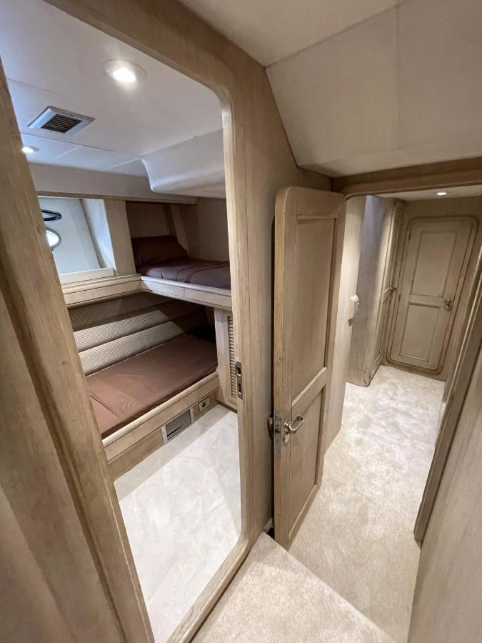 Hotel Yacht Sotavento 圣阿德里安-德贝索斯 外观 照片