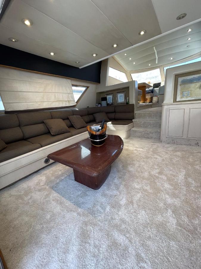 Hotel Yacht Sotavento 圣阿德里安-德贝索斯 外观 照片