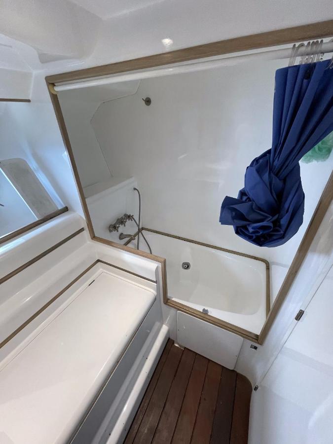 Hotel Yacht Sotavento 圣阿德里安-德贝索斯 外观 照片